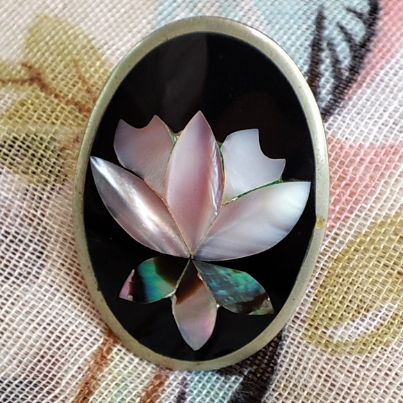 Alpaca Mexico Signed Silver Abalone Shell Mother of Pearl Pierced Earrings EUC - Picture 3 of 7